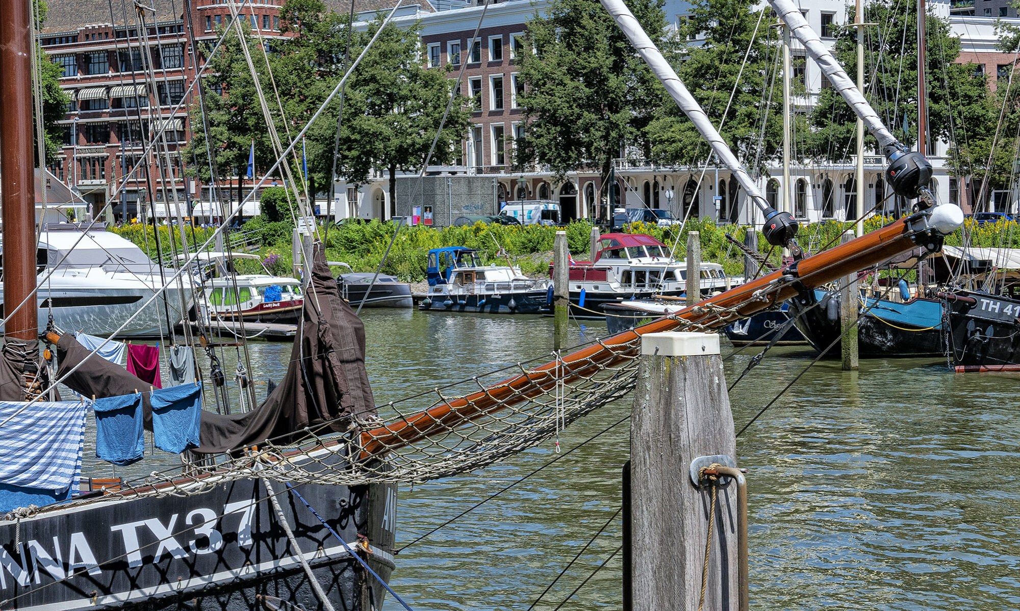 Rotterdam Veerhaven; Chistina am Kai;
